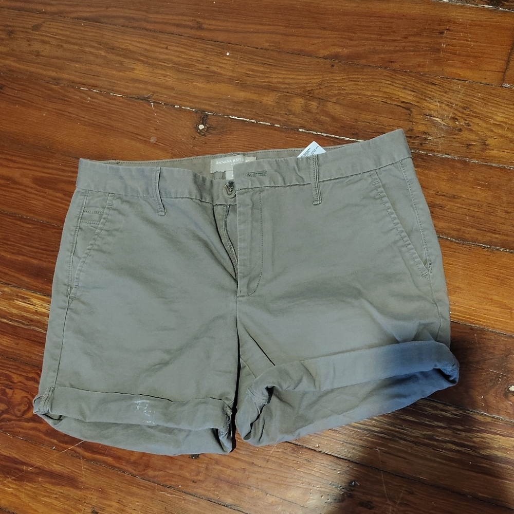 Women's Khaki Shorts